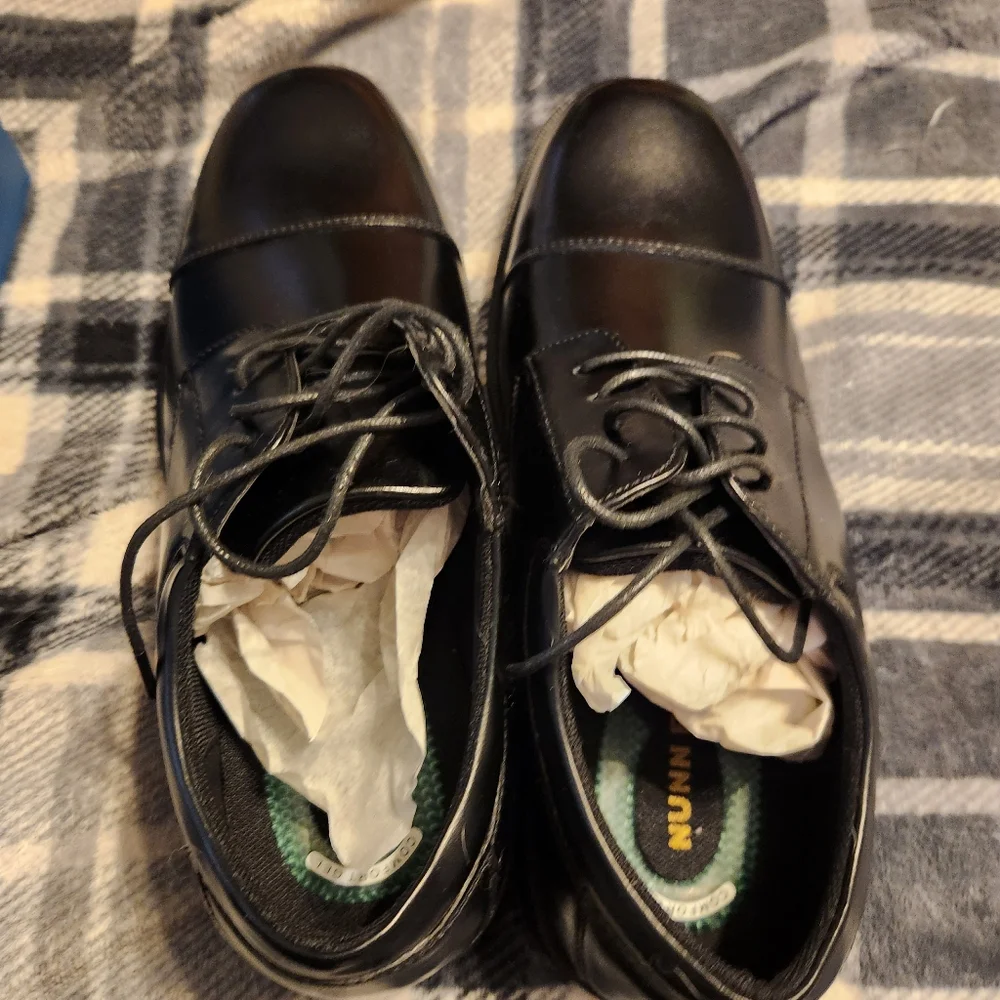 Men's Black Pair of Dress Shoes, size 9 M (US), UK 8, EUR 42, style 